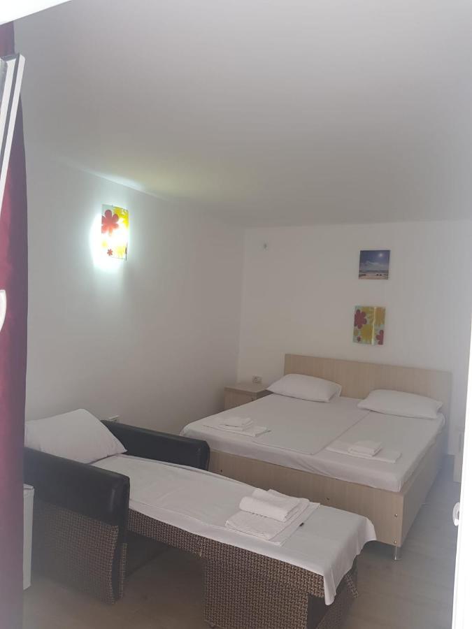 Evana House Costinesti Esterno foto