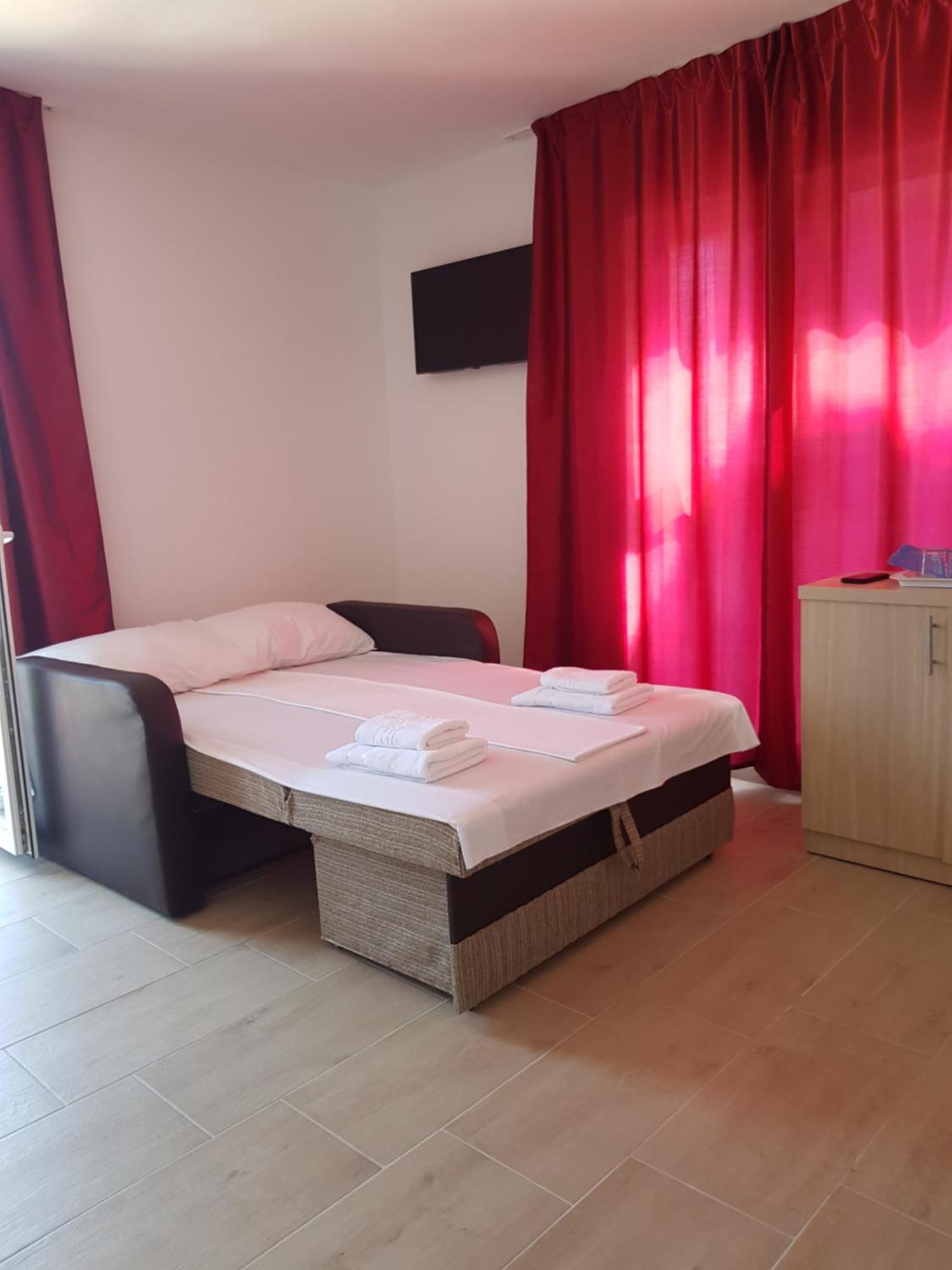 Evana House Costinesti Esterno foto